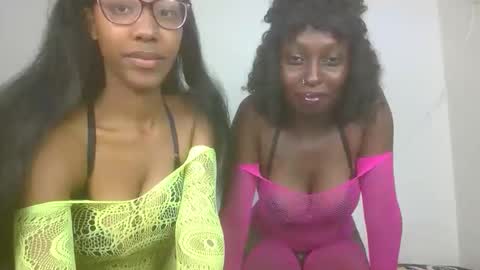 Snapshot of snowfox254 chatting on 3, 11, 2025 snowfox254 online show from 3, 11, 2025