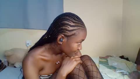 Snowie eyes online show from 17, 1, 2026