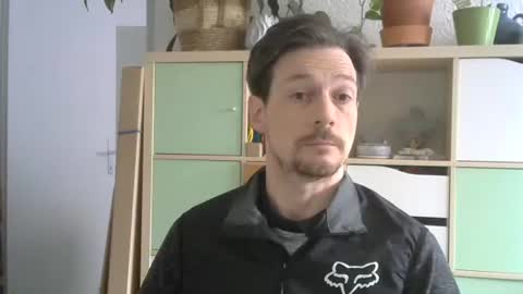 Snapshot of snowypaul chatting on 29, 11, 2025 paul online show from 29, 11, 2025