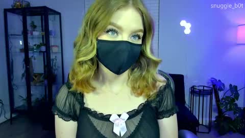 Snapshot of snuggle_b0t chatting on 21, 9, 2025 snuggle_b0t online show from 21, 9, 2025