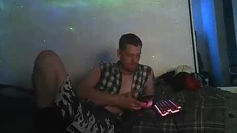 Snapshot of socalloverboy2 chatting on 21, 4, 2026 readyformy milf online show from 21, 4, 2026