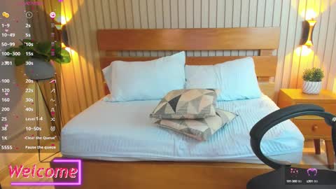 Snapshot of soffia_modre chatting on 4, 12, 2024 Help me achieve 100 thumbs up online show from 4, 12, 2024