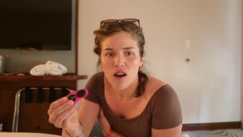 Snapshot of sofftrose chatting on 22, 4, 2026 Julia online show from 22, 4, 2026