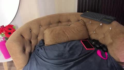 Snapshot of sofi_lassa_ chatting on 27, 2, 2026 SOFIA online show from 27, 2, 2026