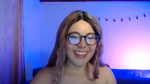 Sofi Lynch online show from 5, 11, 2025