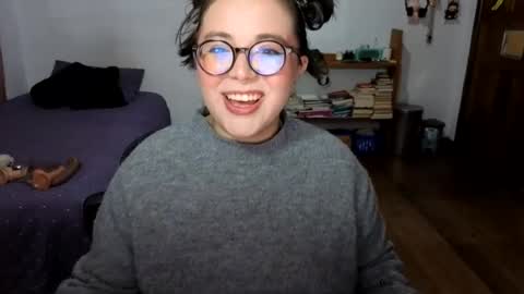 Sofi Lynch online show from 23, 7, 2026