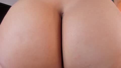 Snapshot of sofi_moreno chatting on 4, 11, 2025 Sofi online show from 4, 11, 2025