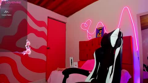 Snapshot of sofi_sweetcam21 chatting on 10, 2, 2025 LAURA SOFIA online show from 10, 2, 2025