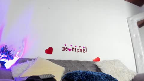 Sofia Vasquez online show from 4, 2, 2025