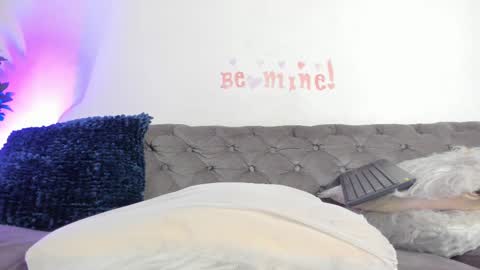 Sofia Vasquez online show from 19, 2, 2025