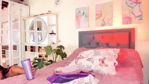 Snapshot of sofia__lujan chatting on 14, 12, 2025 call me L U online show from 14, 12, 2025