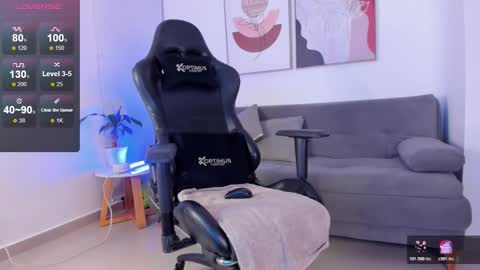 Snapshot of sofia_jones2 chatting on 14, 12, 2025 Sofia Jo IG sofisj023 online show from 14, 12, 2025