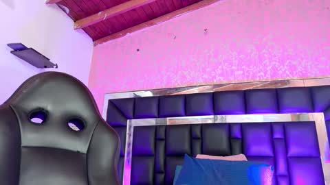 Snapshot of sofia_martinn chatting on 10, 11, 2025 Sofia online show from 10, 11, 2025