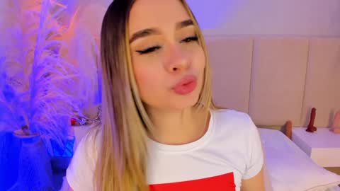 SOFIA PAMELA online show from 28, 1, 2025