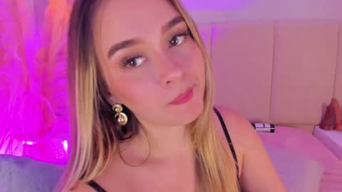 SOFIA PAMELA online show from 25, 2, 2025