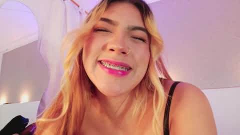 Sofa online show from 16, 4, 2026