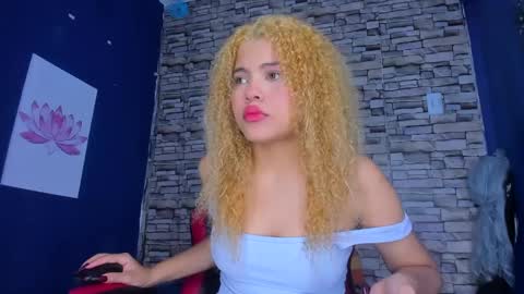 Snapshot of sofiacastillo01 chatting on 18, 2, 2025 sofiacastillo01 online show from 18, 2, 2025