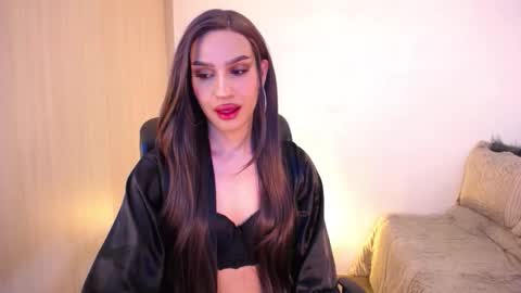 Snapshot of sofiaroamontoya chatting on 22, 11, 2025 Samara Silex online show from 22, 11, 2025
