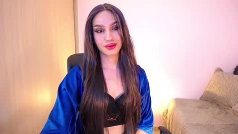 Snapshot of sofiaroamontoya chatting on 24, 11, 2025 Samara Silex online show from 24, 11, 2025