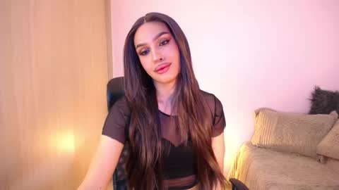 Snapshot of sofiaroamontoya chatting on 26, 11, 2025 Samara Silex online show from 26, 11, 2025