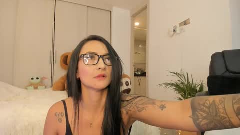 Snapshot of sofiaross1 chatting on 9, 2, 2025 SOFIA independent model online show from 9, 2, 2025