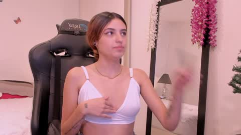 Sofia  Help me reach 5K followers  online show from 11, 12, 2024