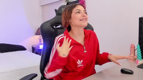 Sofia  Help me reach 5K followers  online show from 27, 1, 2025