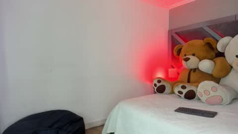 Snapshot of sofiewild_ chatting on 25, 10, 2025 sofie online show from 25, 10, 2025