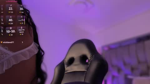 Snapshot of sofiewild_ chatting on 28, 11, 2025 sofie online show from 28, 11, 2025