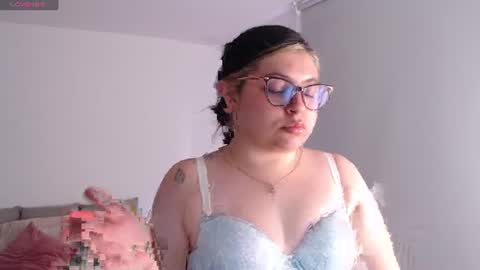 Snapshot of sofix_ chatting on 22, 6, 2026 Lau online show from 22, 6, 2026