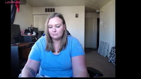 Snapshot of softerpeaches chatting on 6, 12, 2024 Rose online show from 6, 12, 2024