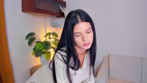 Snapshot of softlyy_bold chatting on 20, 9, 2025 Alice online show from 20, 9, 2025