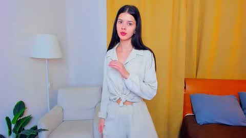 Snapshot of softlyy_bold chatting on 25, 10, 2025 Alice online show from 25, 10, 2025