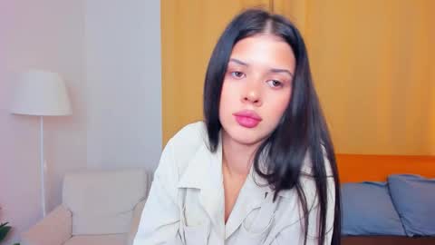 Snapshot of softlyy_bold chatting on 28, 10, 2025 Alice online show from 28, 10, 2025