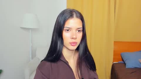 Snapshot of softlyy_bold chatting on 7, 11, 2025 Alice online show from 7, 11, 2025