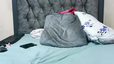 Snapshot of softsinn chatting on 15, 4, 2026 sheryll online show from 15, 4, 2026