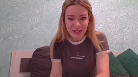 Snapshot of softy_aura chatting on 17, 3, 2026 softy_aura online show from 17, 3, 2026