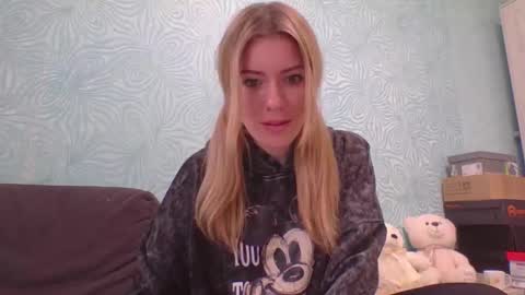 Snapshot of softy_aura chatting on 18, 3, 2026 softy_aura online show from 18, 3, 2026