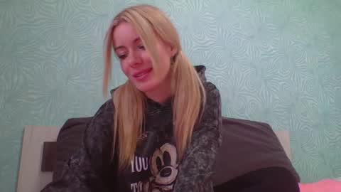 Snapshot of softy_aura chatting on 26, 3, 2026 softy_aura online show from 26, 3, 2026