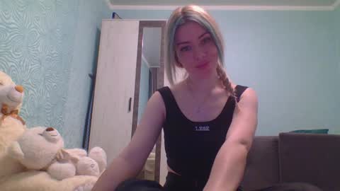 Snapshot of softy_aura chatting on 1, 4, 2026 softy_aura online show from 1, 4, 2026