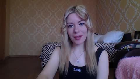 Snapshot of softy_aura chatting on 27, 4, 2026 softy_aura online show from 27, 4, 2026
