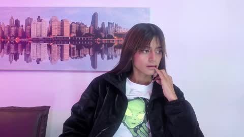 sofy_durand online show from 8, 4, 2026