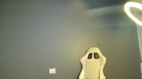 Snapshot of sofy_west chatting on 9, 9, 2025 sofy west online show from 9, 9, 2025