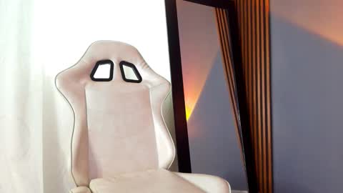 Snapshot of sofy_west chatting on 23, 11, 2025 sofy west online show from 23, 11, 2025