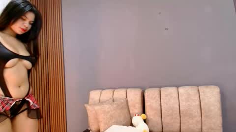 Snapshot of sofy_west chatting on 21, 12, 2025 sofy west online show from 21, 12, 2025