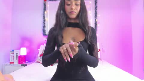 Snapshot of sofynovoa chatting on 19, 12, 2025 online show from 19, 12, 2025