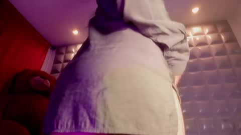 Snapshot of sol_angel_7 chatting on 10, 4, 2026 SOL ANGEL online show from 10, 4, 2026
