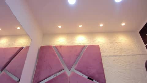 Snapshot of sol_angel_7 chatting on 18, 4, 2026 SOL ANGEL online show from 18, 4, 2026