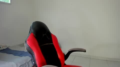 Snapshot of solar_moonie chatting on 18, 9, 2025 Moonie online show from 18, 9, 2025