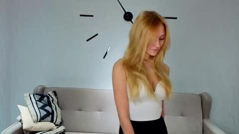 Snapshot of soledadrook chatting on 7, 11, 2025 Monica online show from 7, 11, 2025